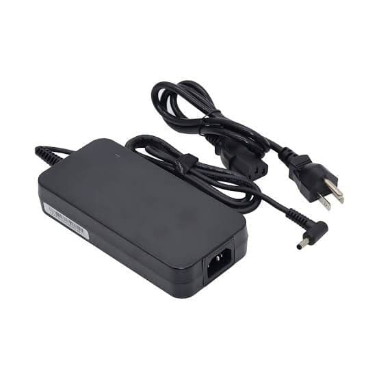 Cargador Gamer Asus 20V-7.5A Potencia 150W